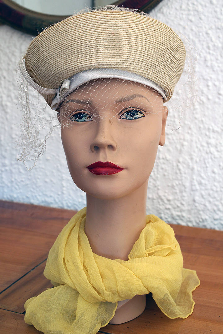 pillbox hat with net